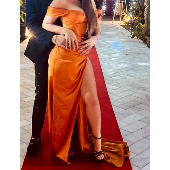 Miss Circle Zayda Orange High Slit Corset Satin Gown Women’s Size Small - Picture 2 of 10